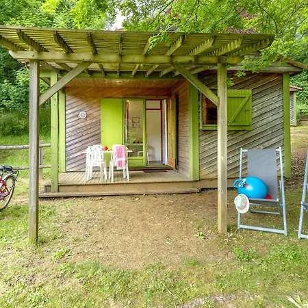 Campsite Le Hameau Du Petit Lay 3*