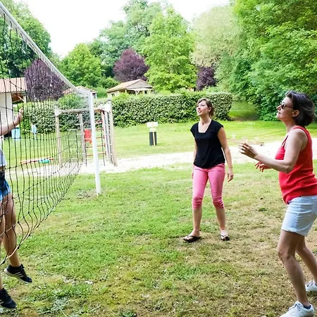 Le Hameau Du Petit Lay Campsite Mouchamps