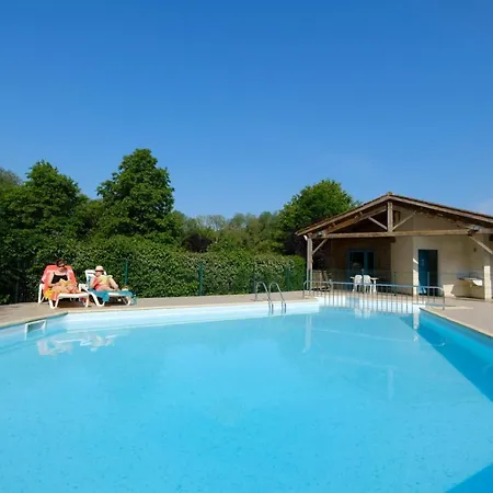 Le Hameau Du Petit Lay Campsite