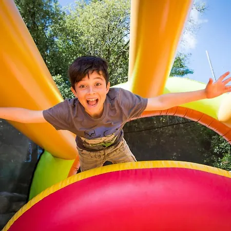 Le Hameau Du Petit Lay Campsite