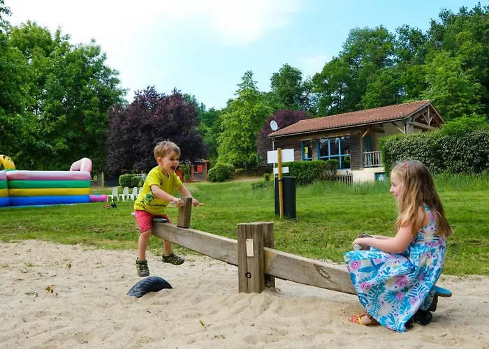 مكان تخييم Le Hameau Du Petit Lay Mouchamps
