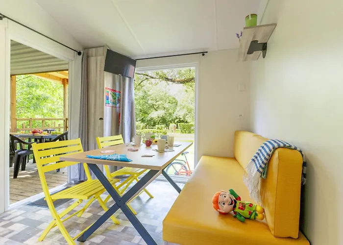 Le Hameau Du Petit Lay مكان تخييم