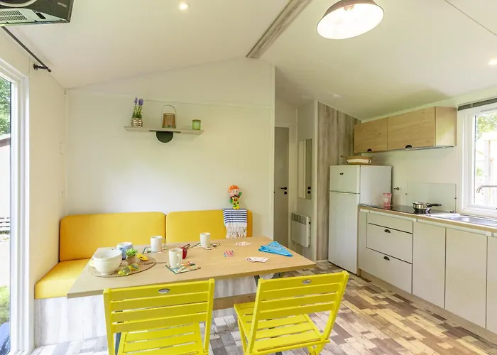 Кемпинг Le Hameau Du Petit Lay