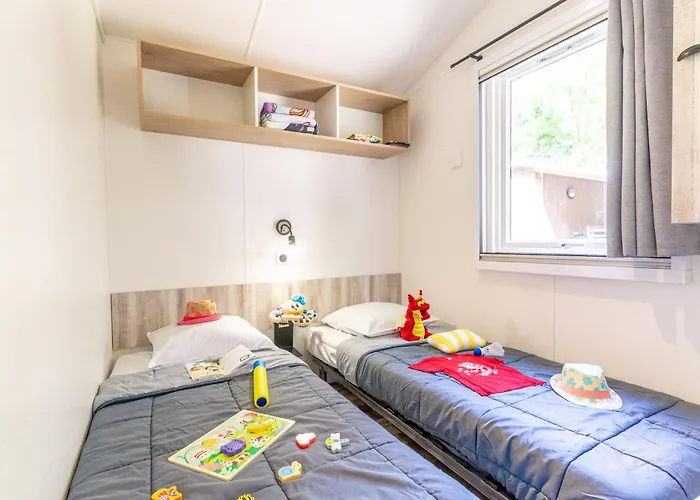 Кемпинг Le Hameau Du Petit Lay 3*