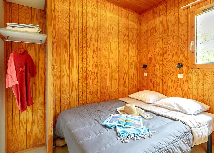 Le Hameau Du Petit Lay Кемпинг 3*