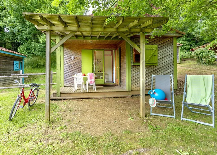 Кемпинг Le Hameau Du Petit Lay 3*