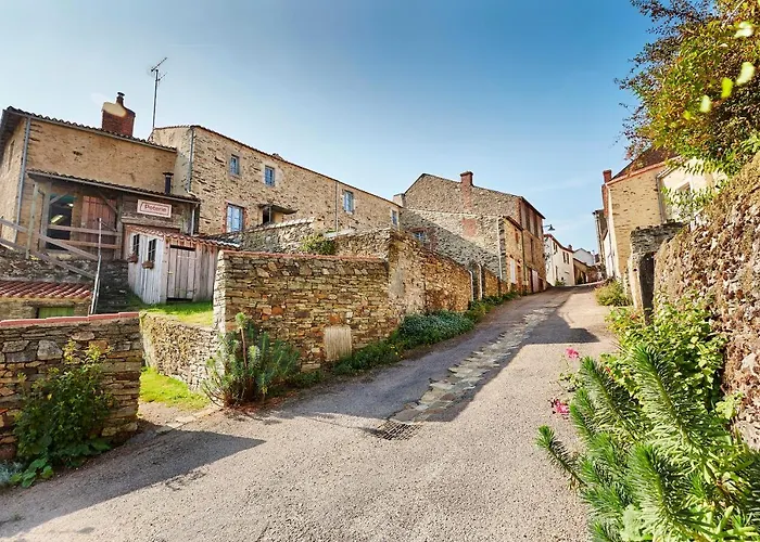 Le Hameau Du Petit Lay 3*